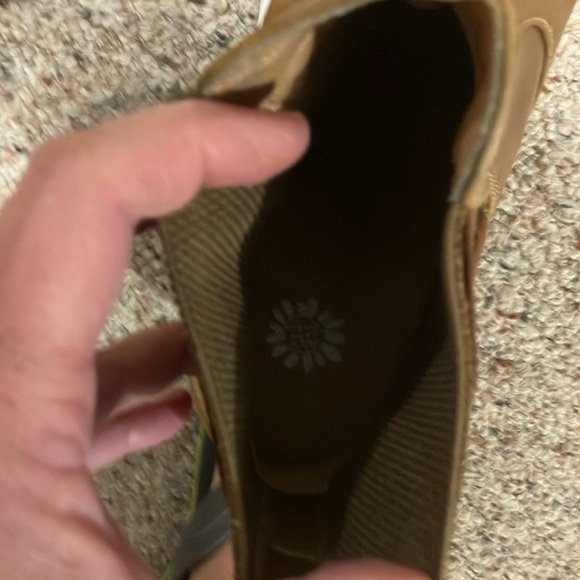 Yellow box boots size 11. Maisee camel booties - Picture 5 of 7